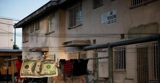 1992年洛杉矶暴动,韩国人站屋顶拿枪扫射,从此在美国无人敢惹_黑人