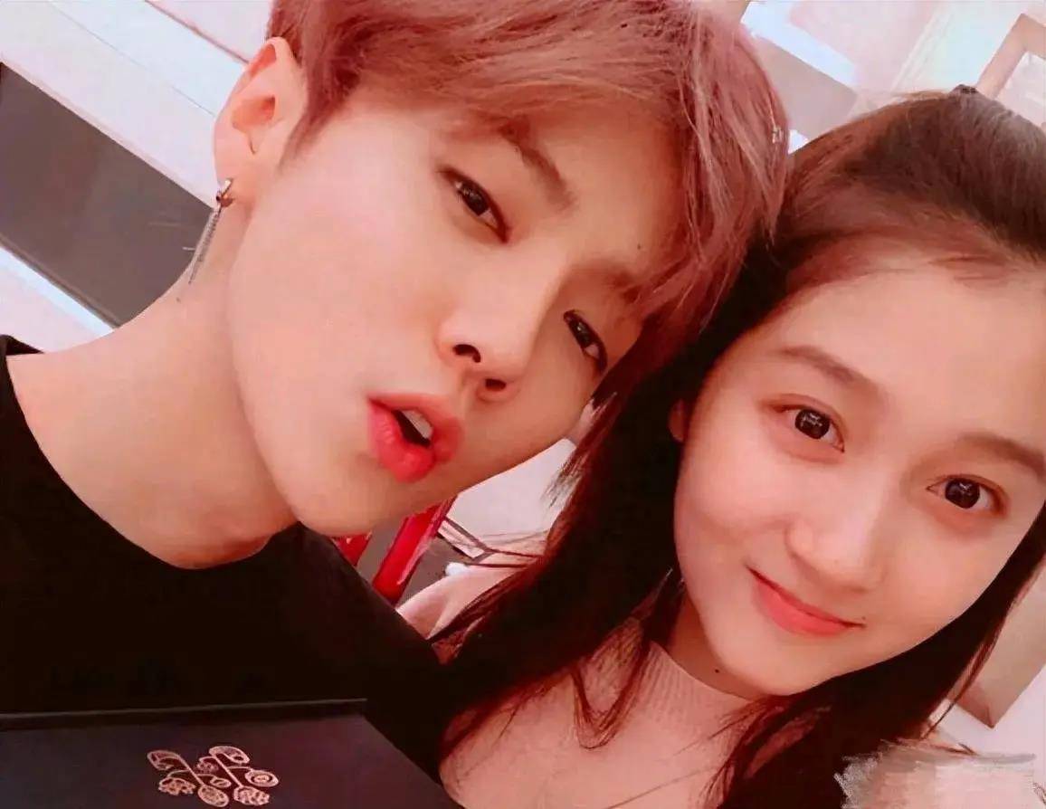 京圈格格关晓彤和现男友鹿晗闹矛盾啦!_团队_地方台_风波