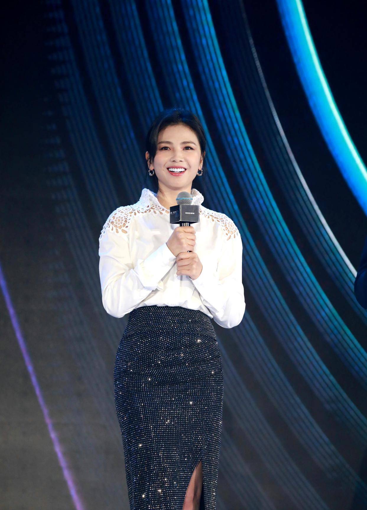 看看刘涛和袁泉就知道他们先进又时尚_身材_下半身_对比