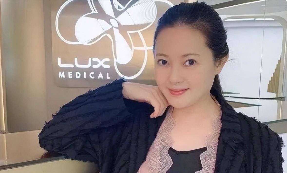 无数少年为她夜不能寐,清纯诱人一脱成名的李丽珍,如今怎样了_电影