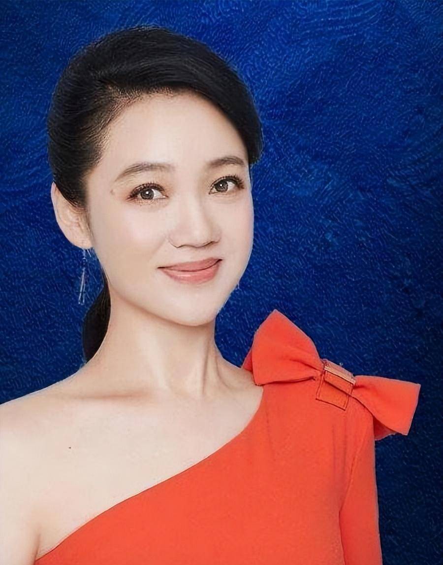 嫁给神秘老公生下三个孩子,50岁宛如少女_周群_郭德纲_节目