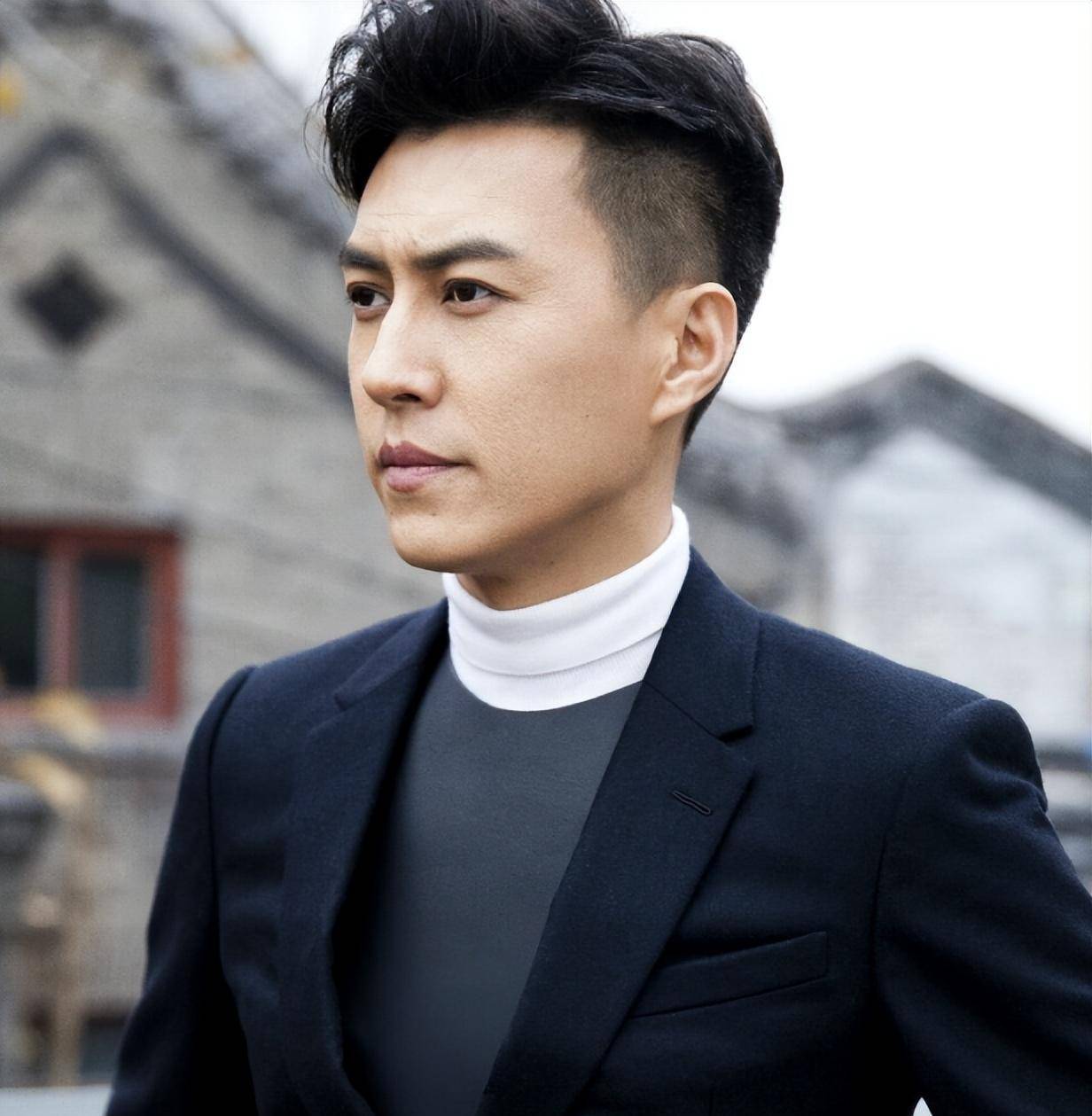 靳东的"老毛病",在新剧中再次展现_角色_精英_生活