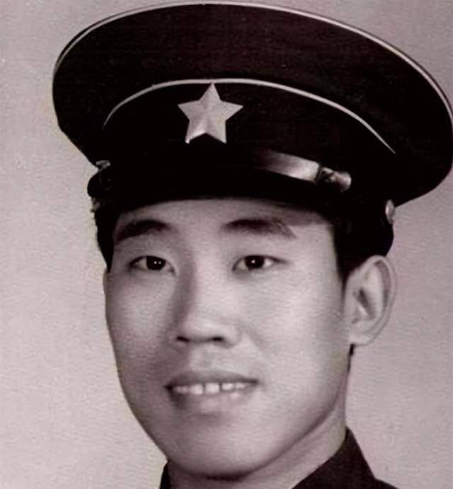 刚道歉就又删视频翻脸,海军大校杜旭东迷之操作,新剧遭换脸封杀_相关