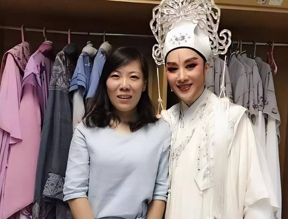 "越剧女小生"抢了明星流量?