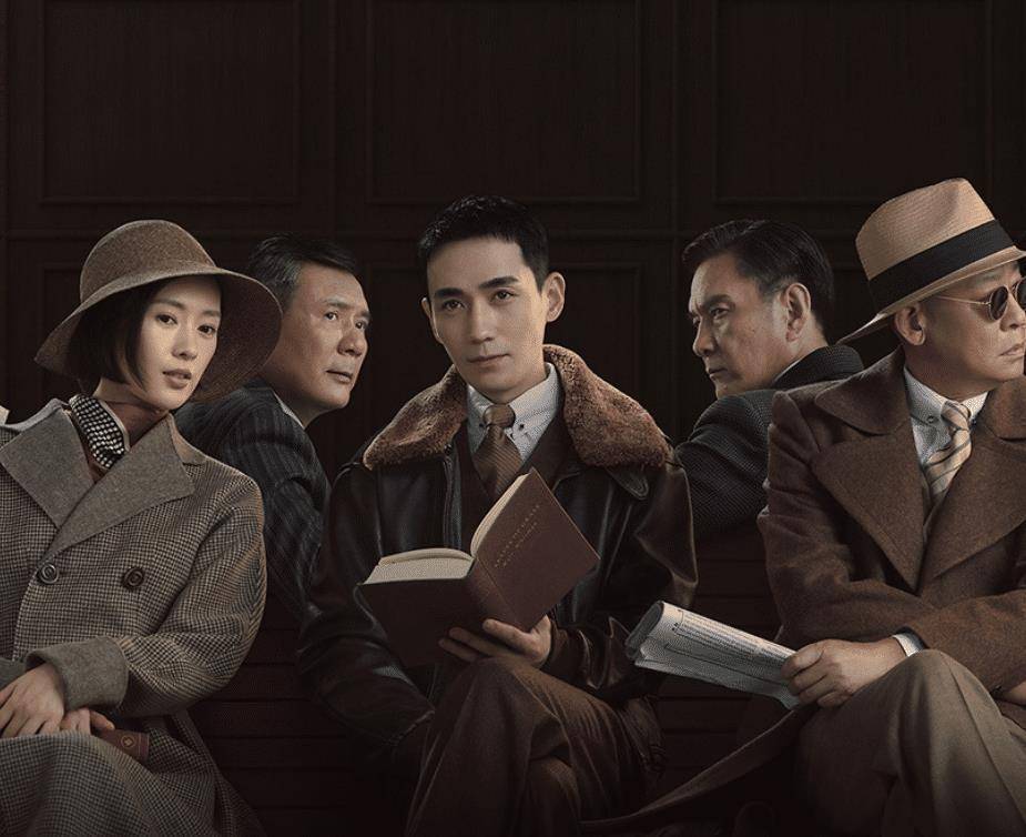 中,除了男主人公朱一龙之外,还有两位重量级别的演员大咖,分别是童瑶