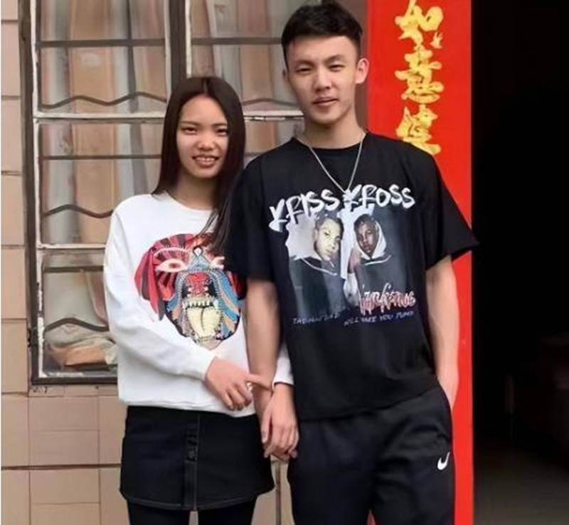 签约,周鹏重回广东时间曝光,郭艾伦辽篮职务曝光,徐杰姐姐怼人_球迷