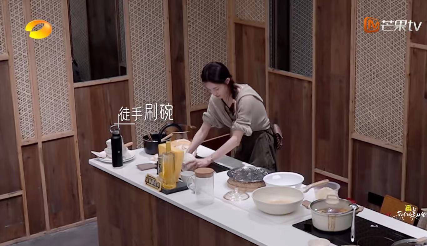 钟楚曦录《我们的美好生活》，被cue了很多次,曝最长的恋情三年 
