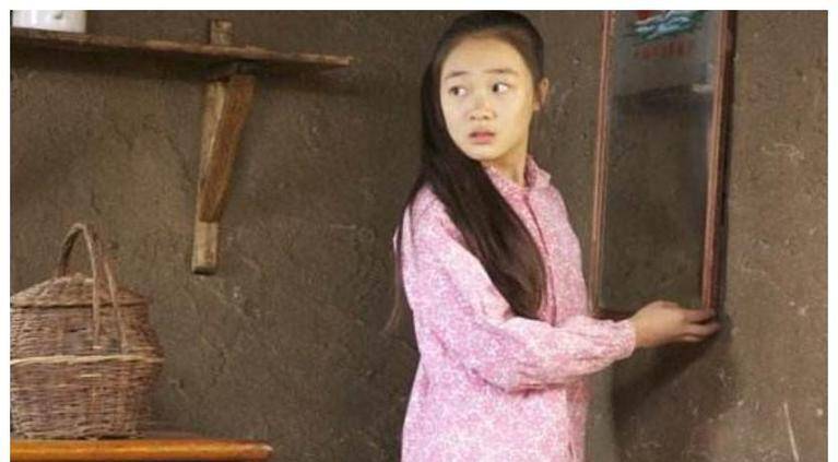 演员齐如意:7岁出道,12岁爆红,当红时出国留学,如今无戏可拍_父母