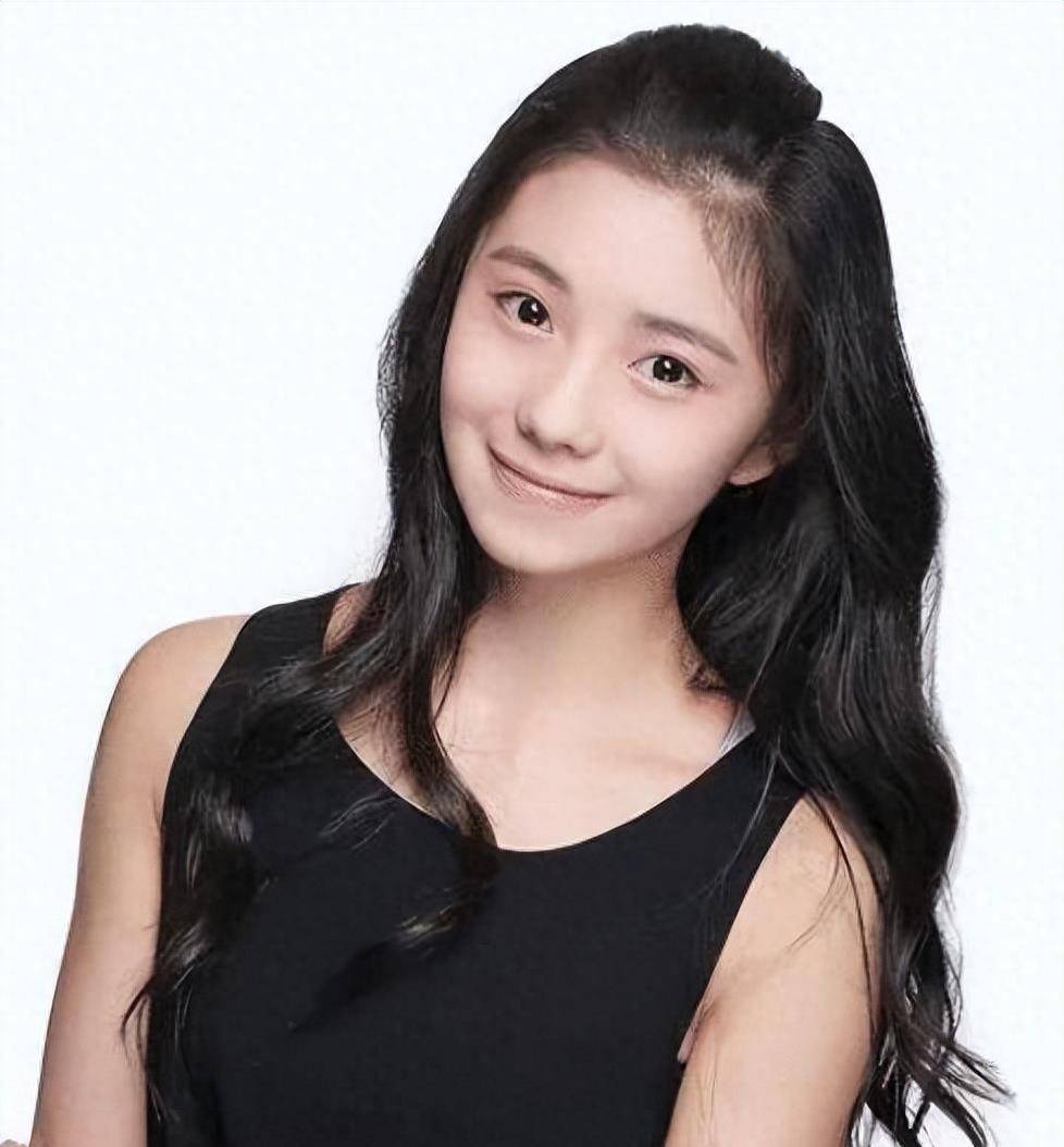 张艺谋:"一代国师"跌落神坛,文艺人设竟然都是伪装_刘浩存_作品_问题