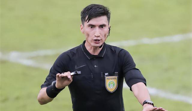 麦麦提江 王竞参与裁判!球迷调侃阵容选择_比赛_视频_泰山队