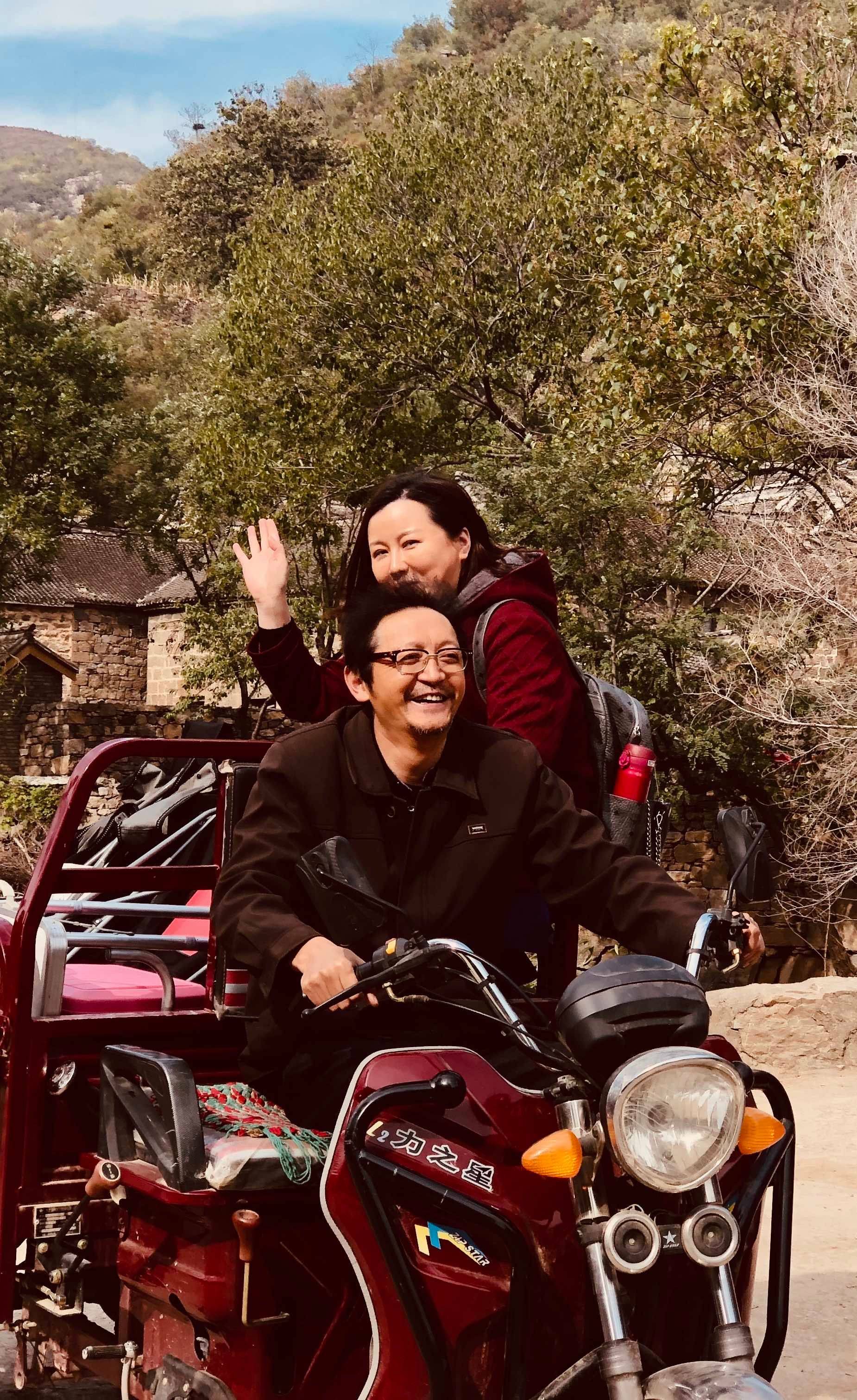 导演穆龙投资公益电影《永远不会走》演员安泽豪再度联手演绎_乡村