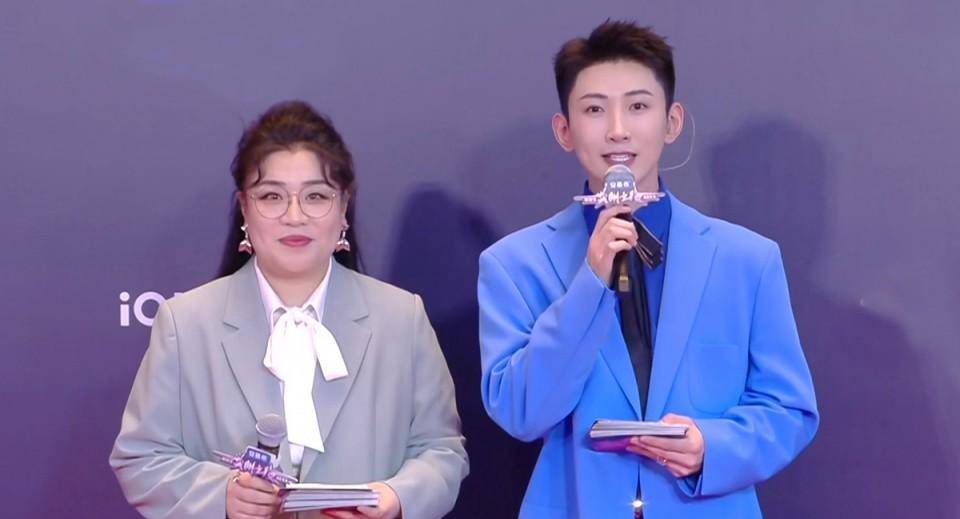 确实让人尖叫,魏大勋和两任绯闻女友同台,白敬亭宋轶又合体营业_杨幂