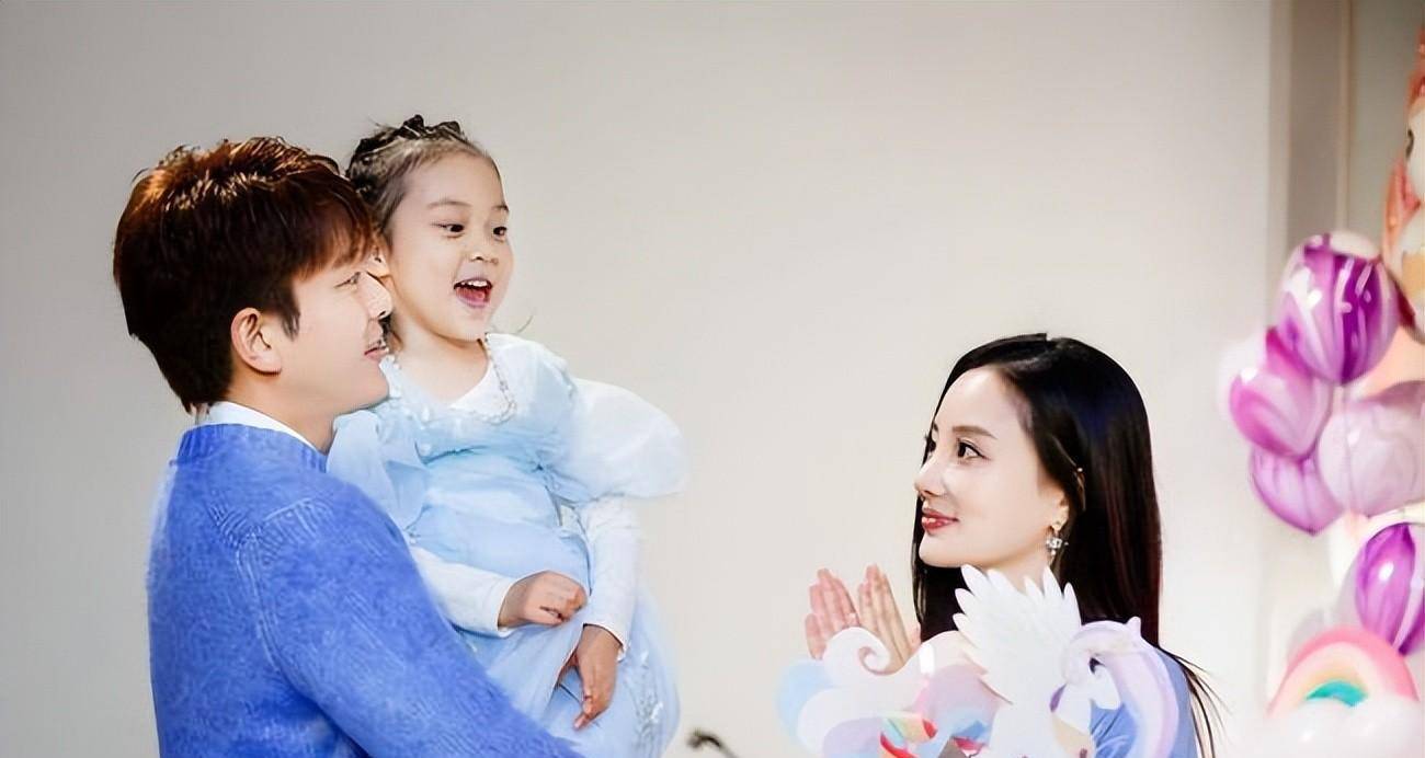 贾乃亮女儿甜馨发感慨活着比自杀更需要勇气!