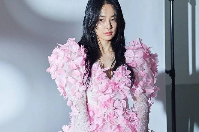 李周妍的迷人写真,太有魅力了!_时尚_什么_心灵