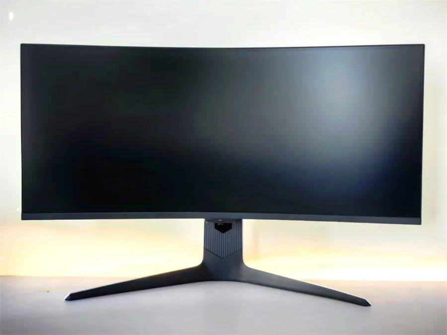 懂显示器的为什么选带鱼屏,不吹不黑说说雷鸟Q8显示器使用感受