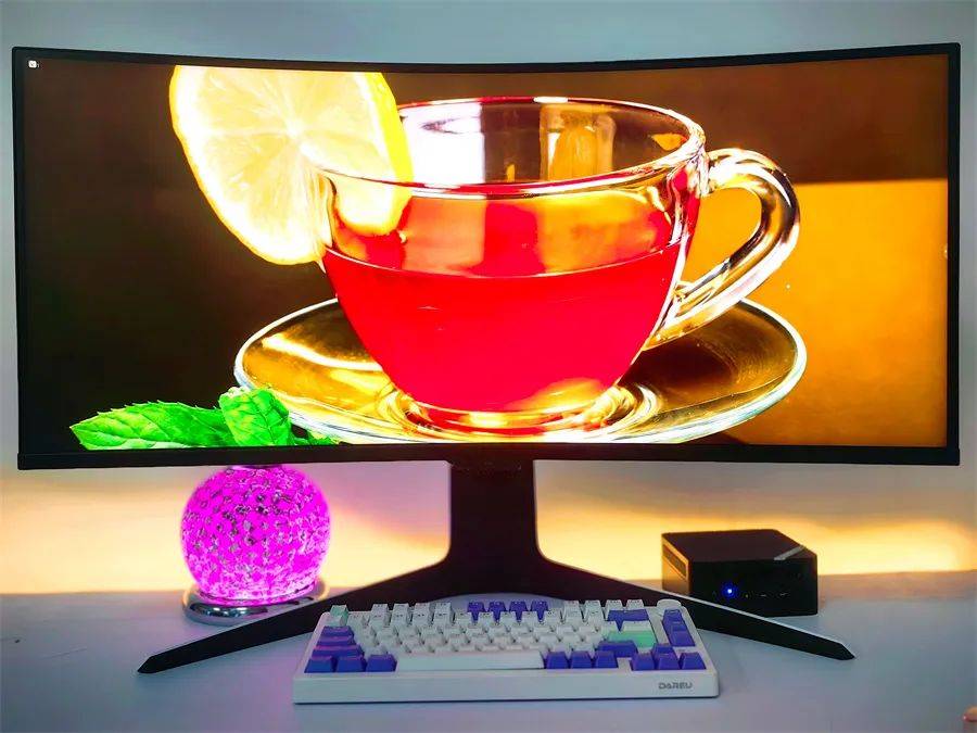 懂显示器的为什么选带鱼屏,不吹不黑说说雷鸟Q8显示器使用感受