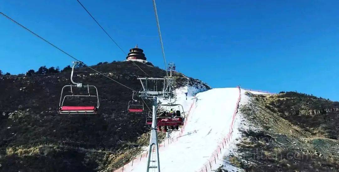 太谷梅苑南山滑雪場梅苑南山滑雪場是集滑雪,滑草,滑道,滑翔,滑水為