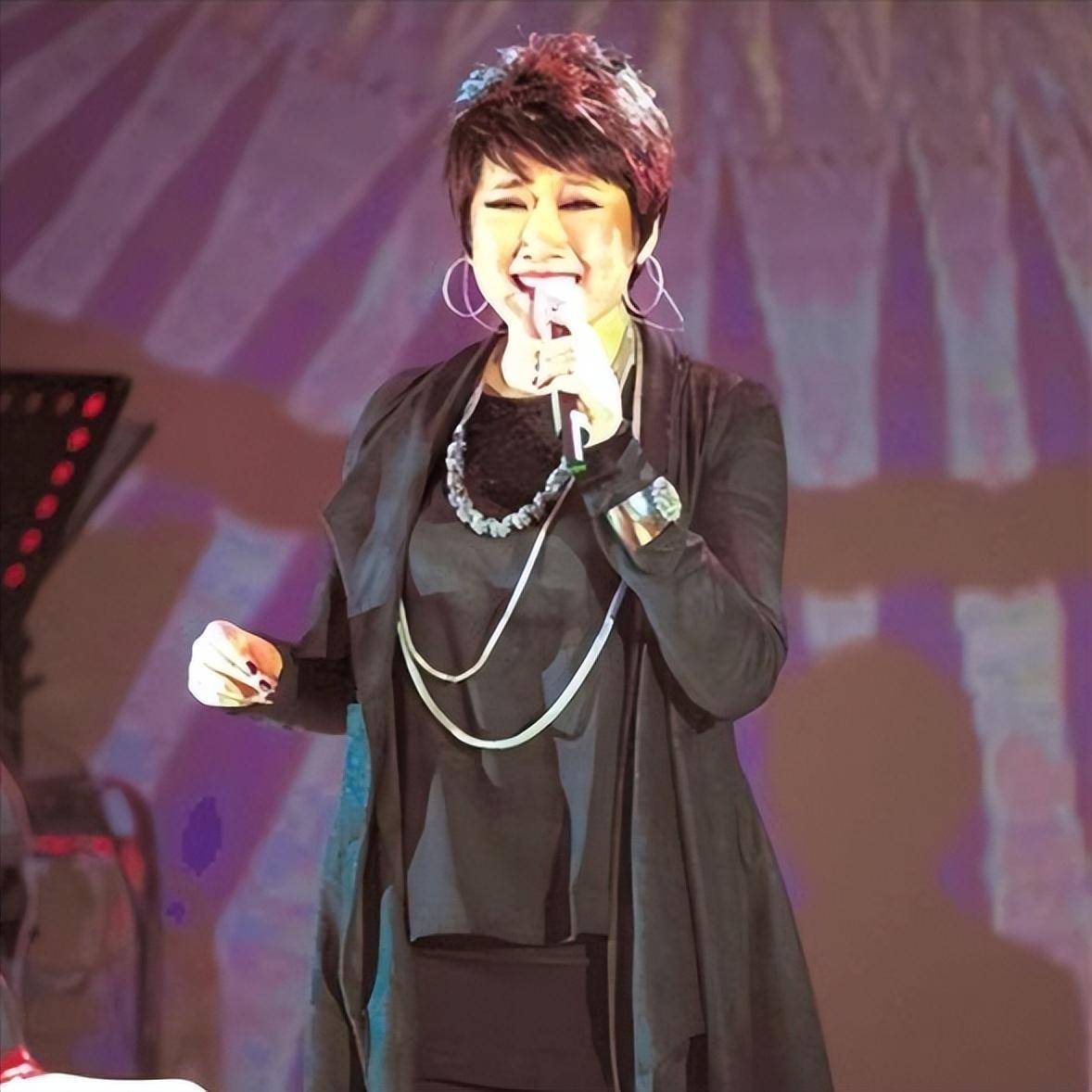 62岁成方圆,老成这样子!