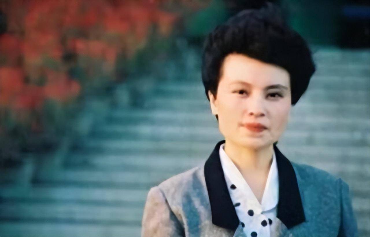 央视李瑞英:工作28年0失误,儿子坠楼依然坚守岗位,令人敬佩_张宇燕