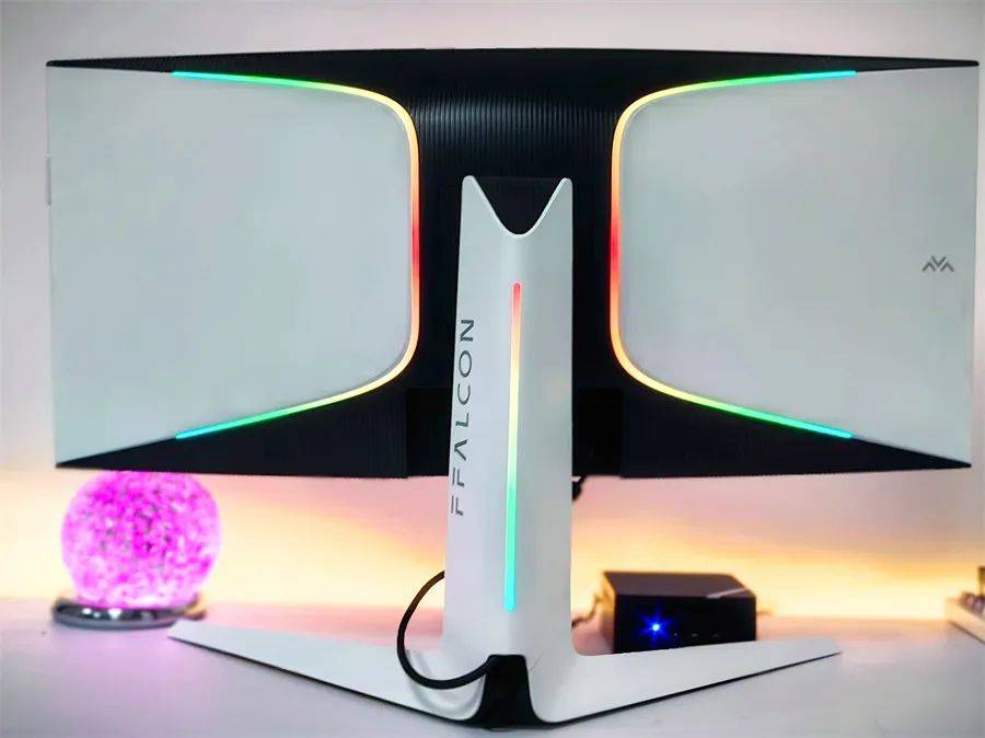 懂显示器的为什么选带鱼屏,不吹不黑说说雷鸟Q8显示器使用感受