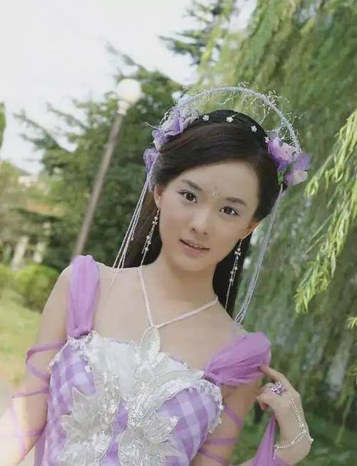 霍思燕三亚泳装秀:白皙肌肤诠释"人间极品",胖而不腻照样美翻_身材