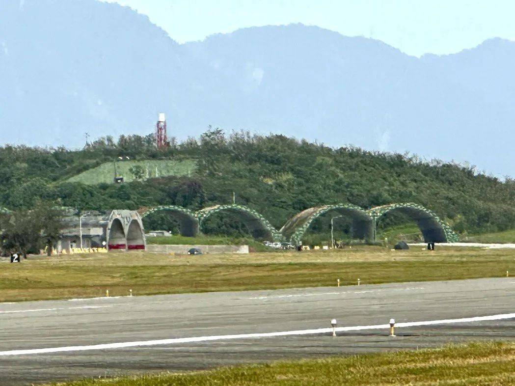 台湾最大空军基地图片