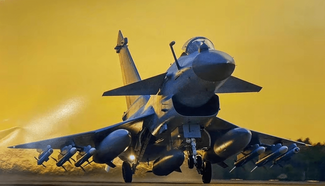 歼10战机总量,超过了700架,综合作战水平不如美国f16?_能力_我国_方面