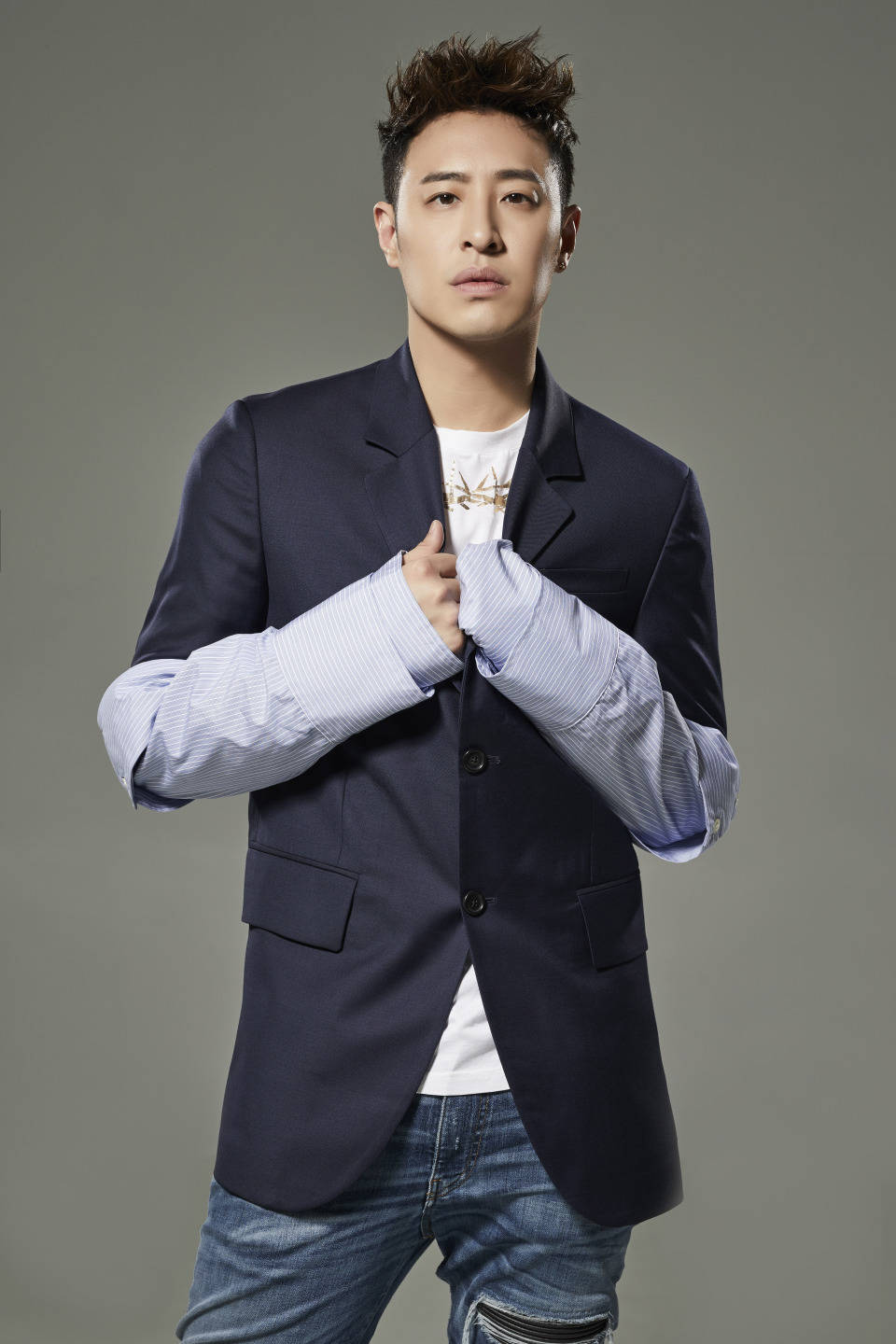 潘玮柏晒结婚照!