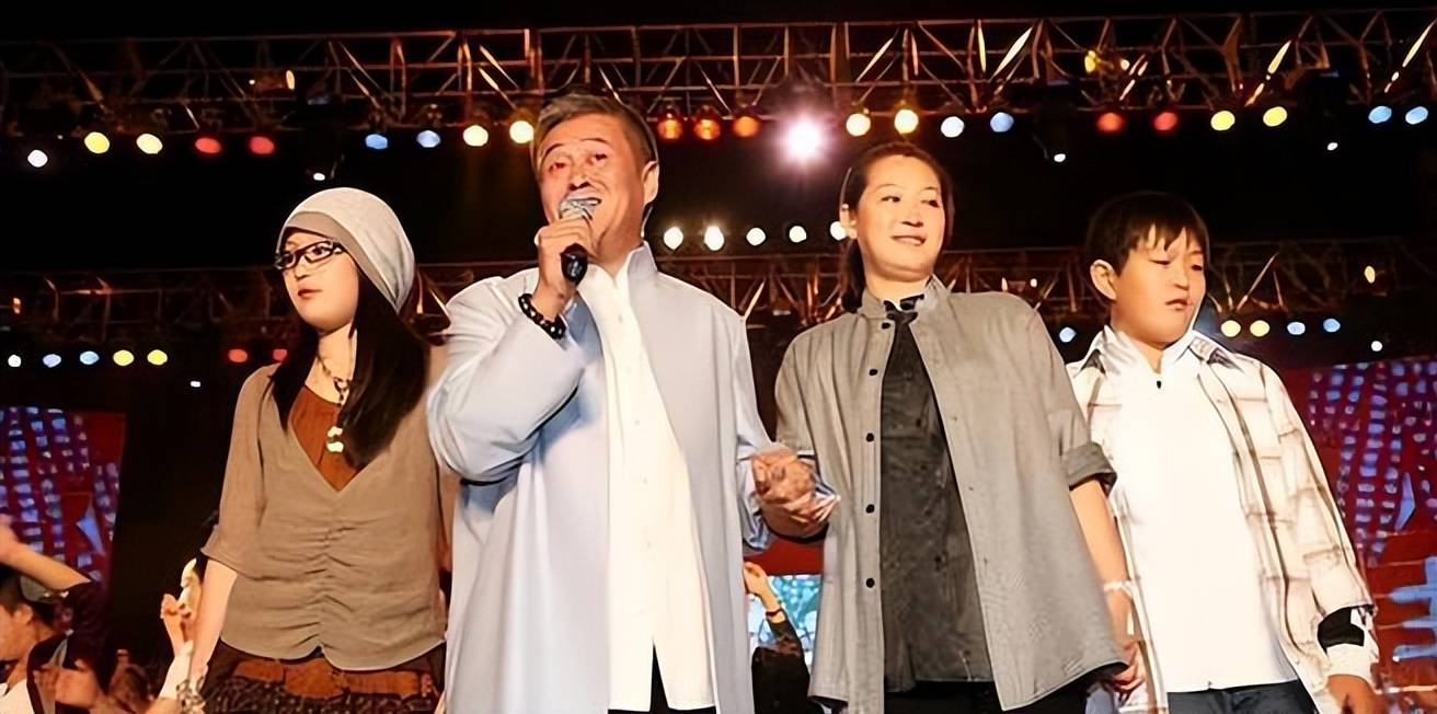 赵本山女儿赵玉芳:倒贴300万下嫁穷小伙,结婚15年被丈夫宠成宝_家庭