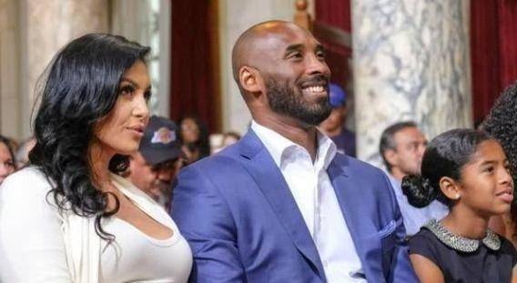 瓦妮莎独自过恋爱纪念日!