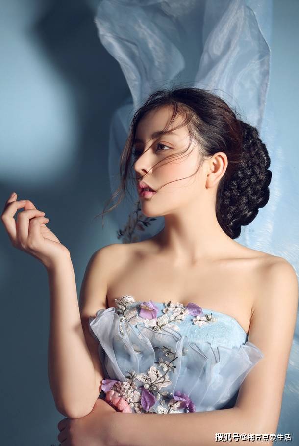 极品模特,高贵优雅礼服,尽显女性魅力