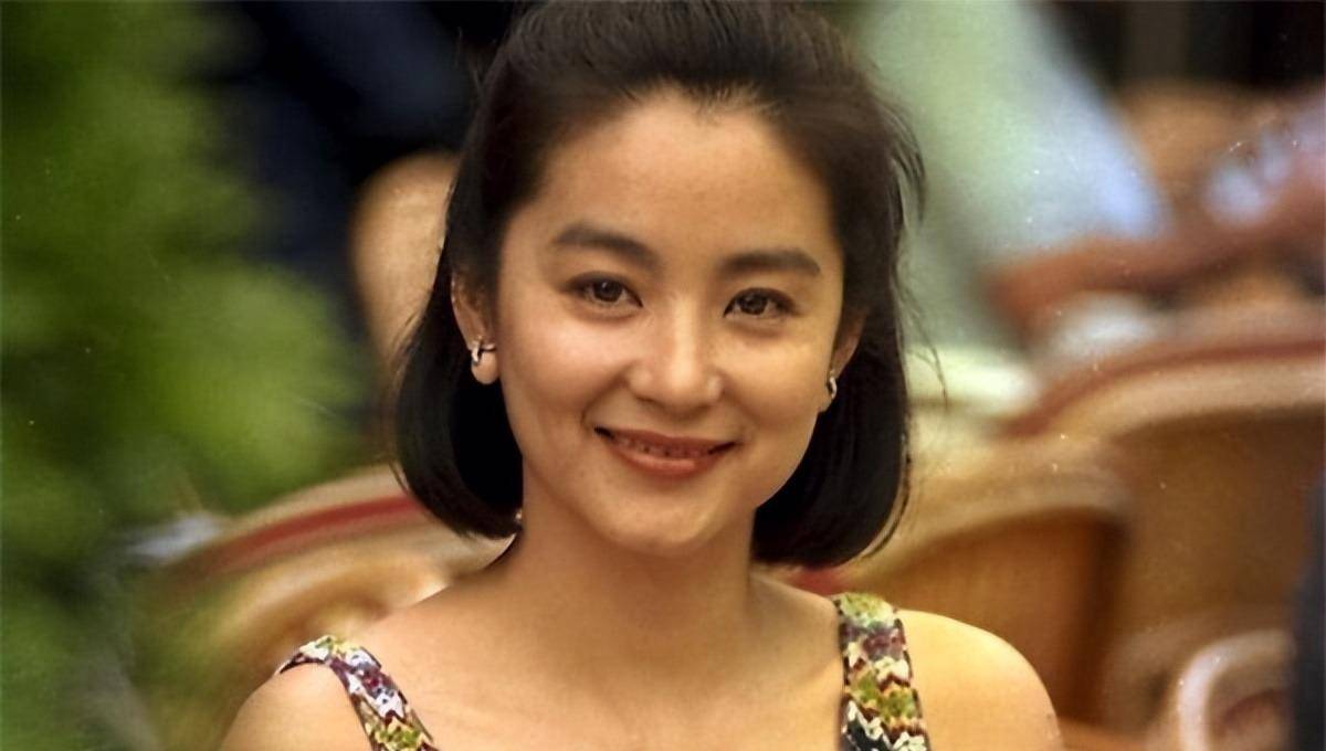 林青霞的亲姐姐林莉:河南退休女教师,失散36年姐妹相认