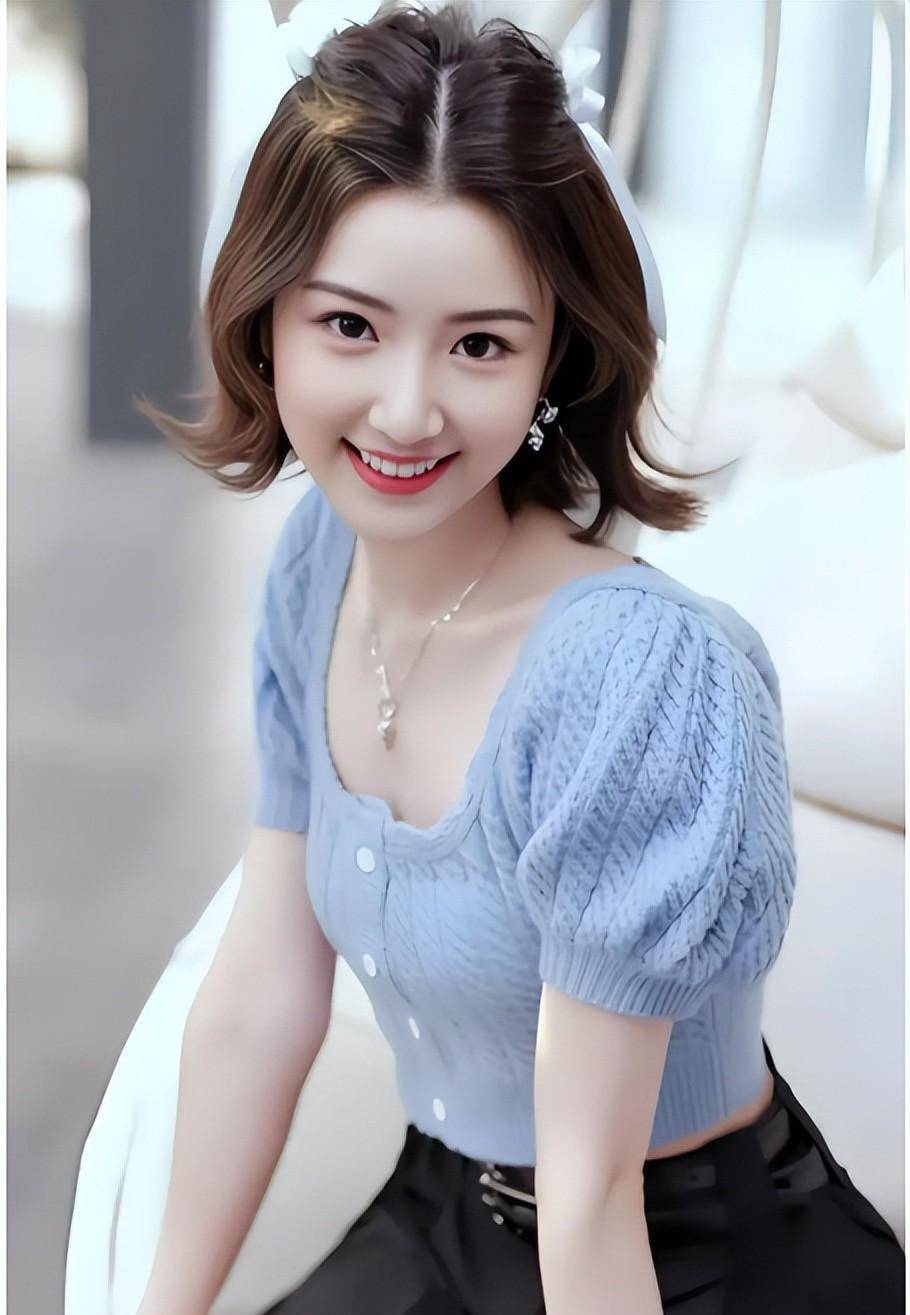 毛晓彤时尚封面展现独特魅力_人们_一面_演技