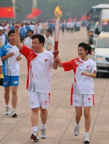 接棒王宁成电视"新国脸"刚强,妻子与郭德纲传绯闻,儿子叫刚好_孩子