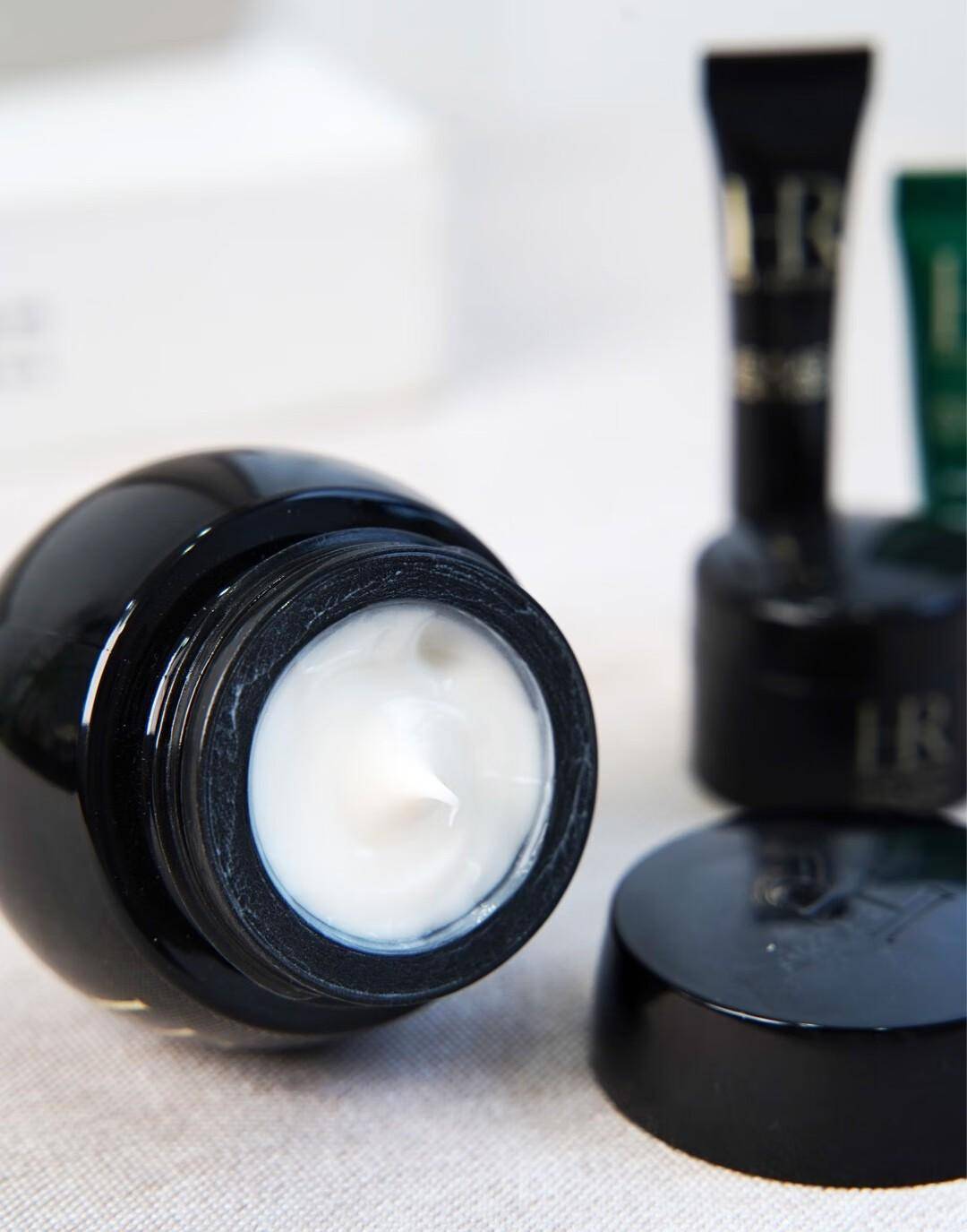 helena hr黑绷带眼霜让您的眼睛恢复年轻和自信!_赫莲娜_肌肤_功效