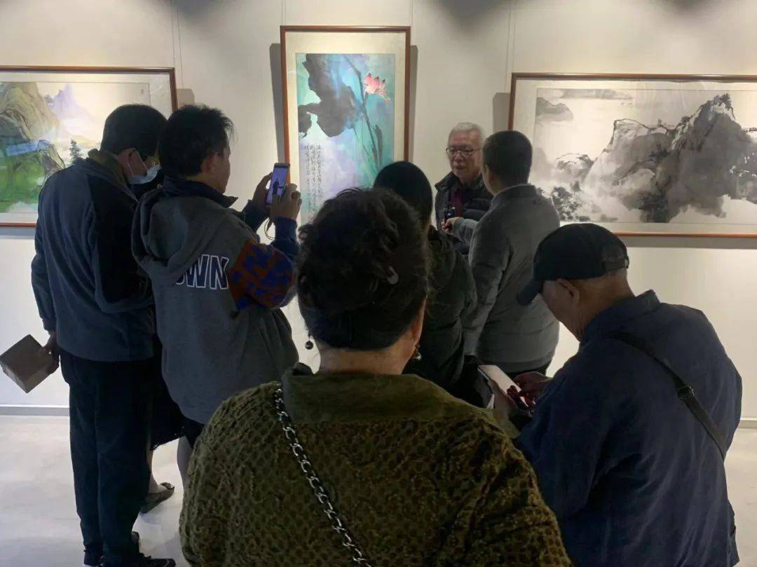 徐建华-清溪谢伯子-山水有清音萧允中-巨然夏山图王永年-旭日捧出光