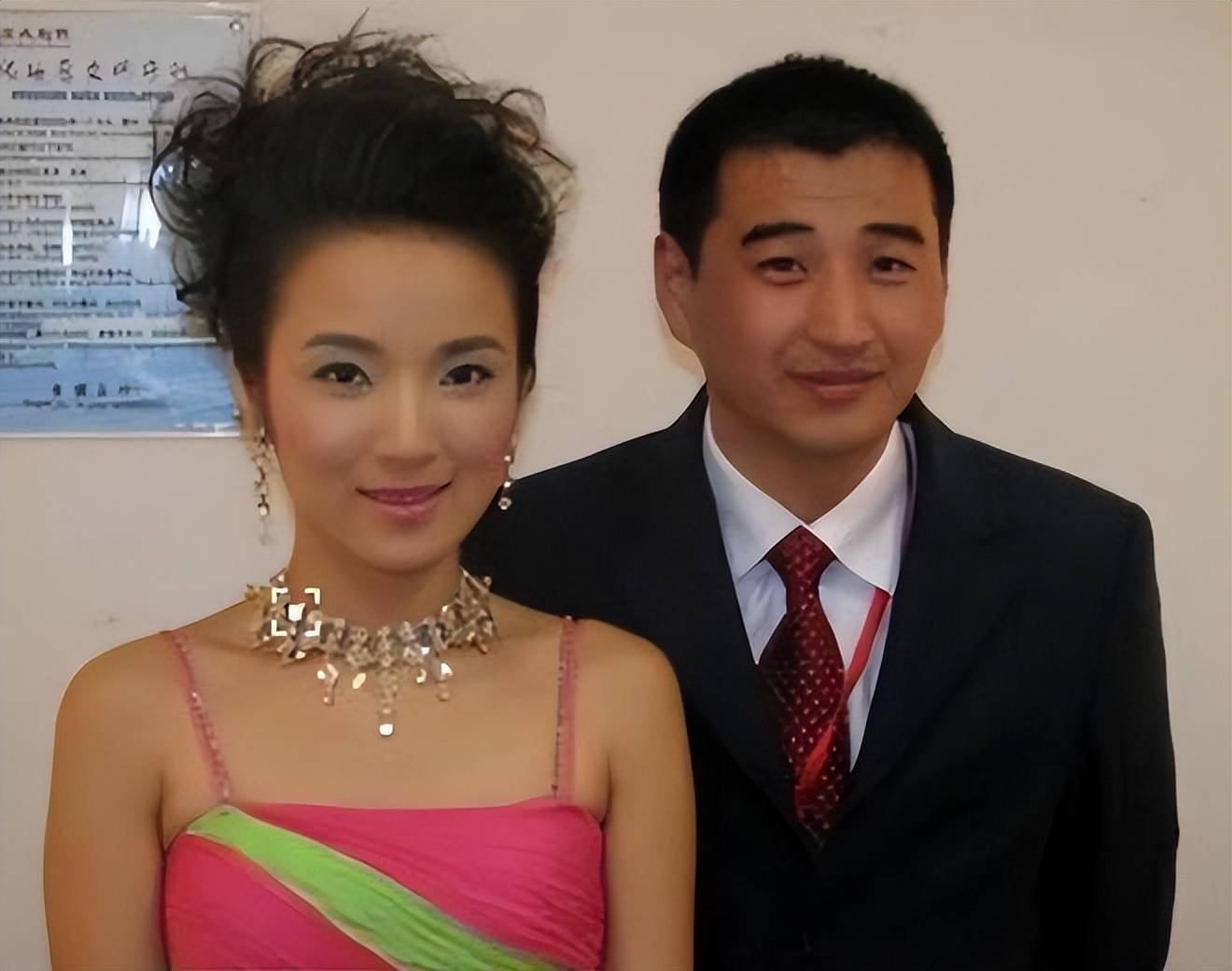 央视主持人管彤:嫁普通丈夫,42岁高龄生子,如今幸福美满_节目_观众