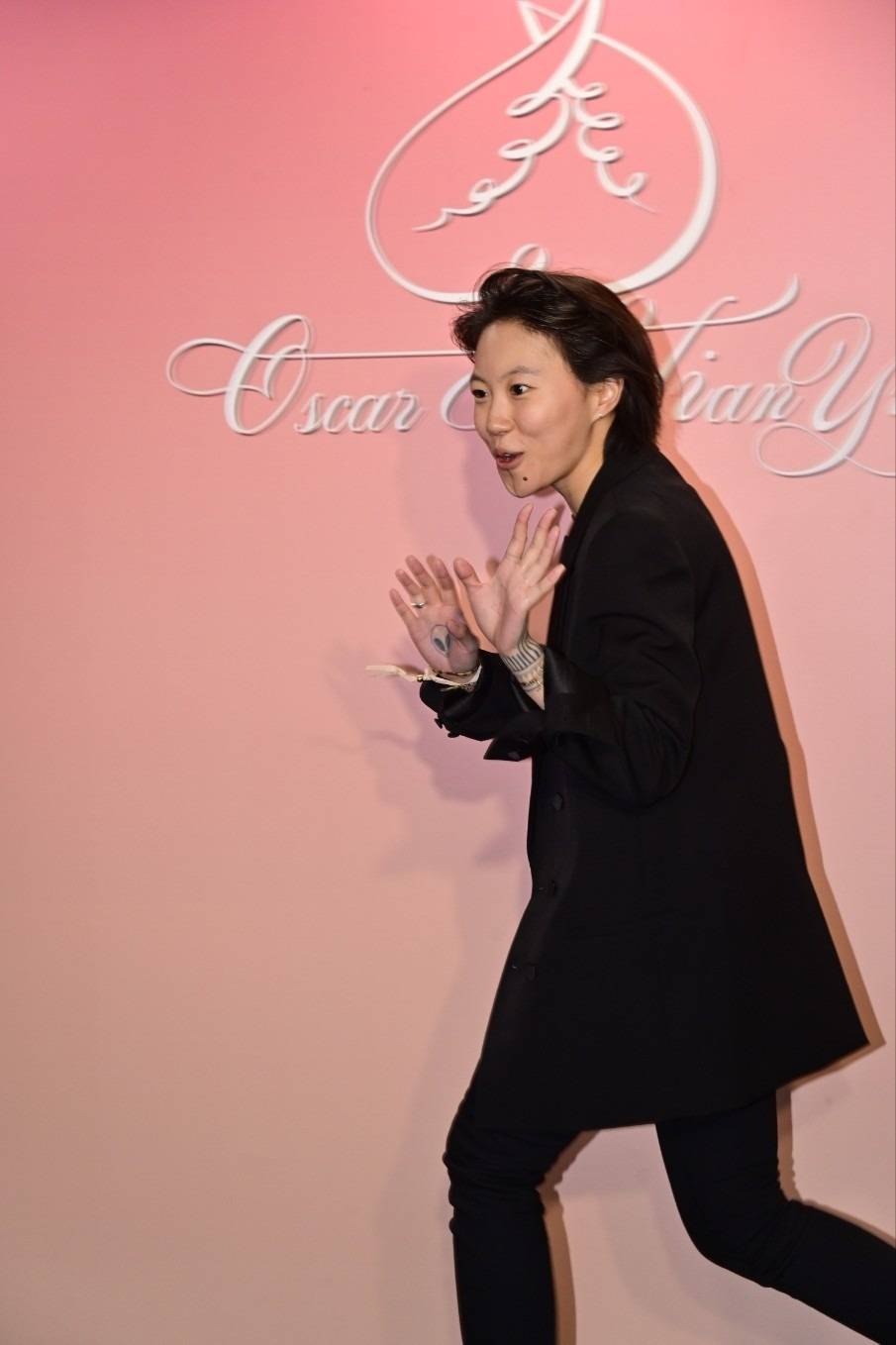 张艾嘉儿子结婚,设宴50桌众星云集,罕谈绑架风波:他很幸运_王令尘