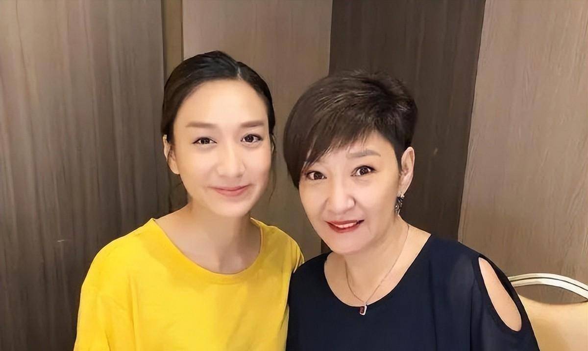 17岁恋大15岁徐少强,6年生2娃仍得不到名份分手,57岁雪梨仍单身