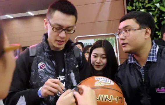 杨鸣的离婚大战,出轨实锤曝光,震惊娱乐圈_唐佳良_网友_事件