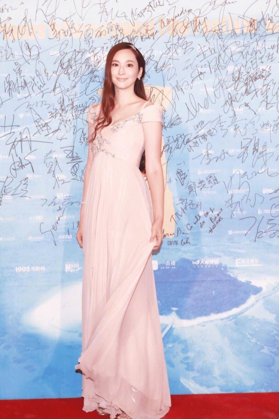 吴佩慈也太"撑"了吧!