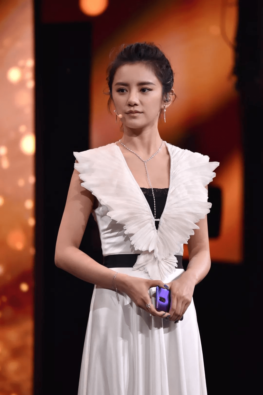 伊一:从湖南永州走出的著名主持人,男友在雾中迷路了_朱丹_观众_事业