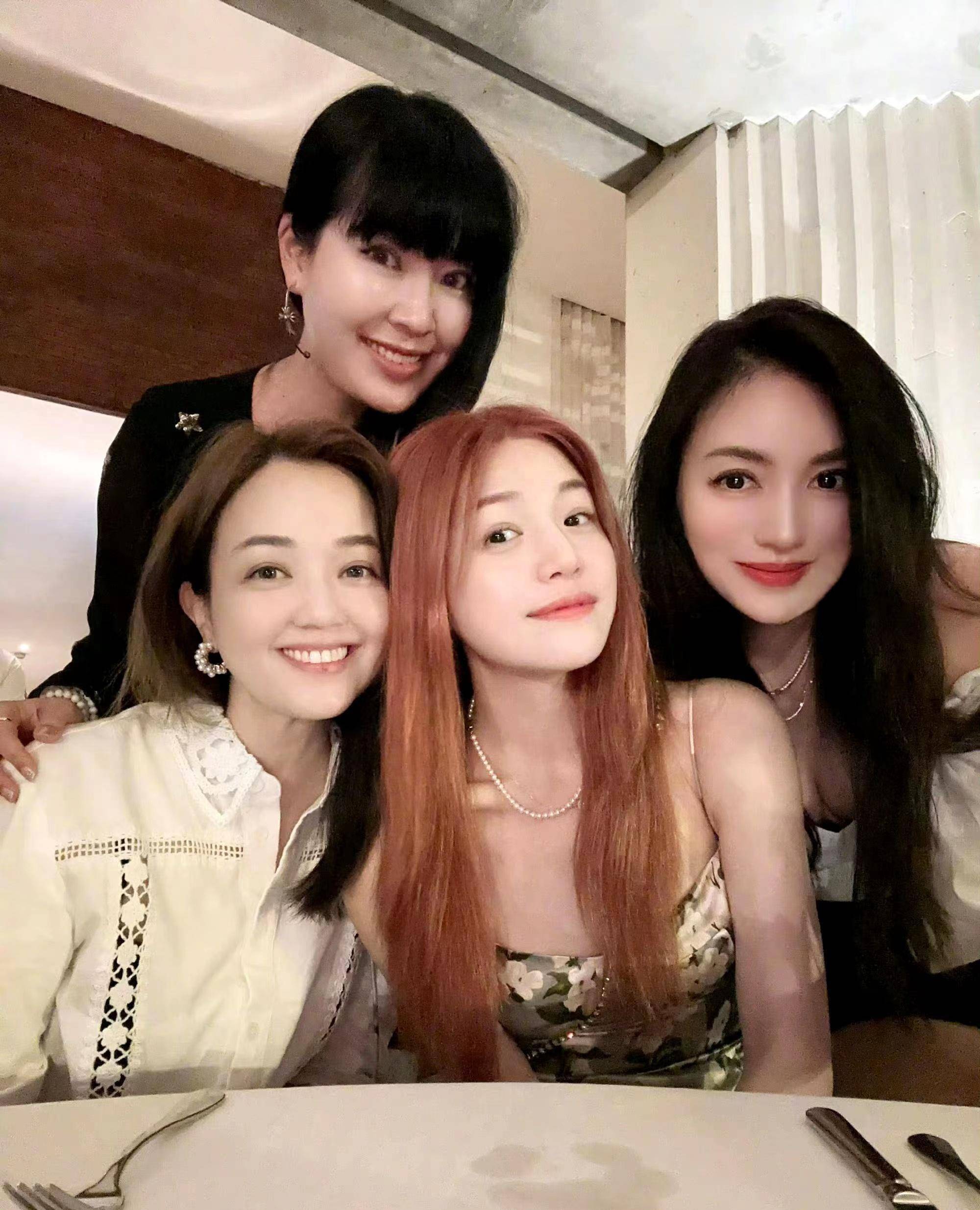 40岁陈妍希在潘玮柏婚礼抢风头!