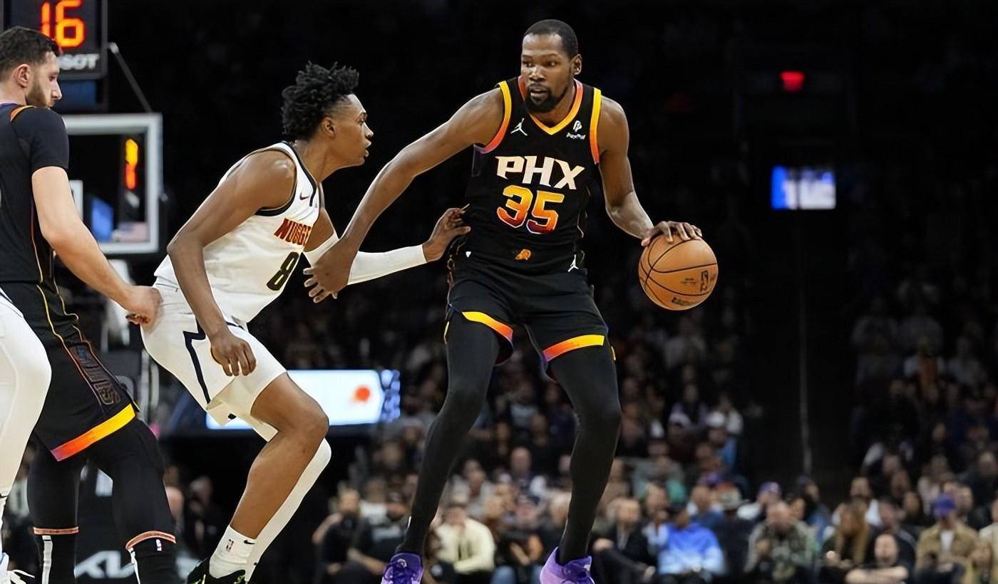 又轰下30 11 4,他这样打下去,布克保持了4年的纪录就不保了_杜兰特