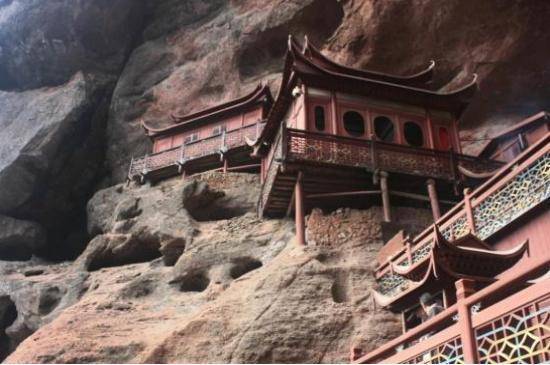 中国最特别的寺庙，一个柱子支撑上千年，建设时一颗铁钉都没用(图1)