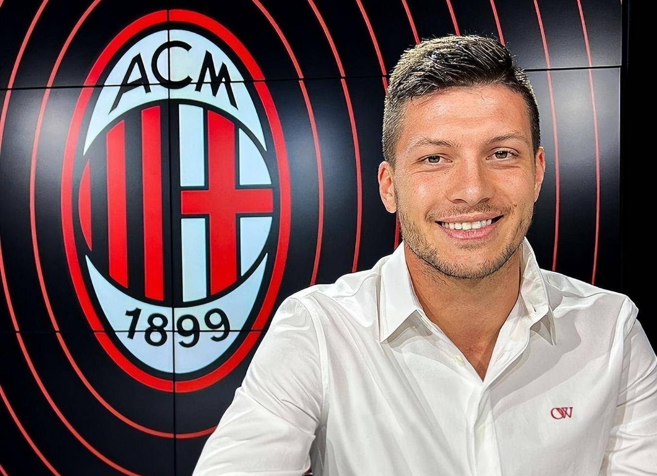 免签中锋大放异彩,有望取代吉鲁,坐稳主力_约维奇_比赛_弗罗