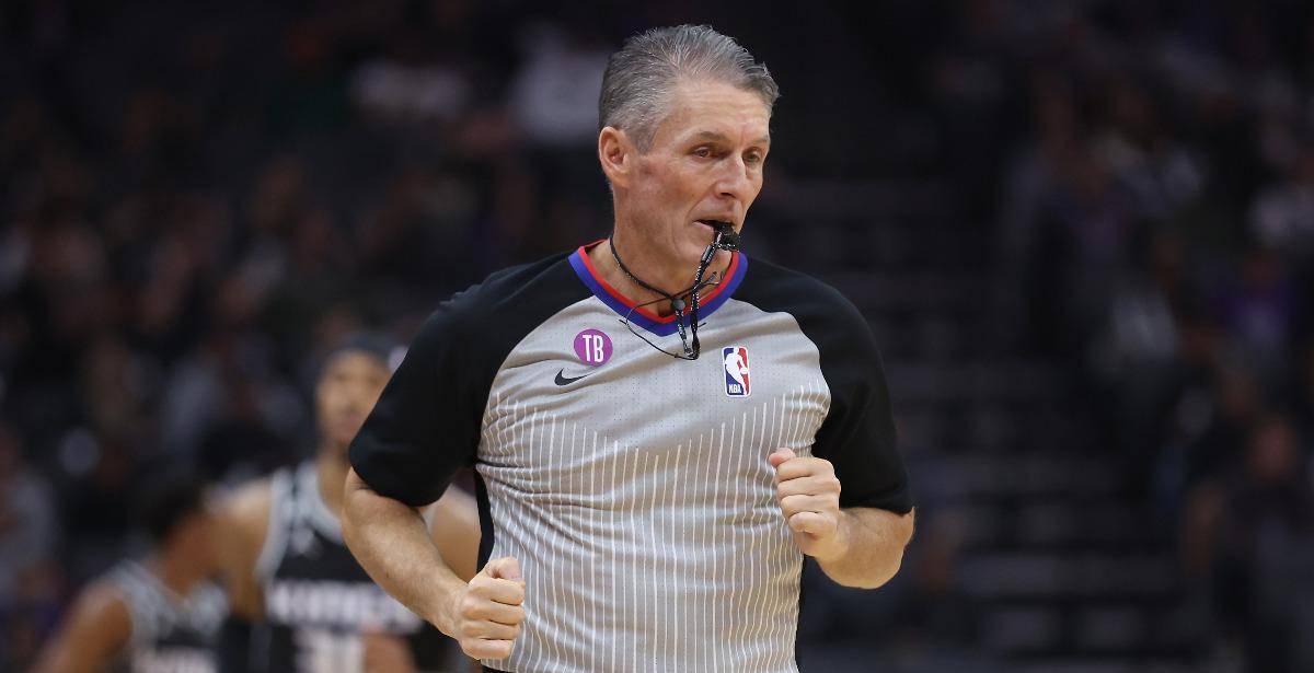 福斯特担任火侠大战主裁 多人状态升级召回白魔_比赛日_独行侠_狄龙