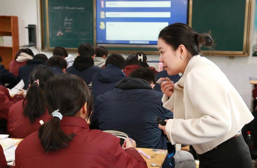 江苏省口岸中学成功承办泰州市课改星光大舞台活动_改革_模式_课堂