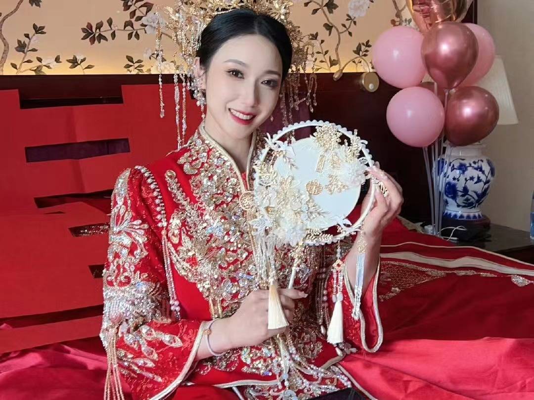 何傲儿结婚图片