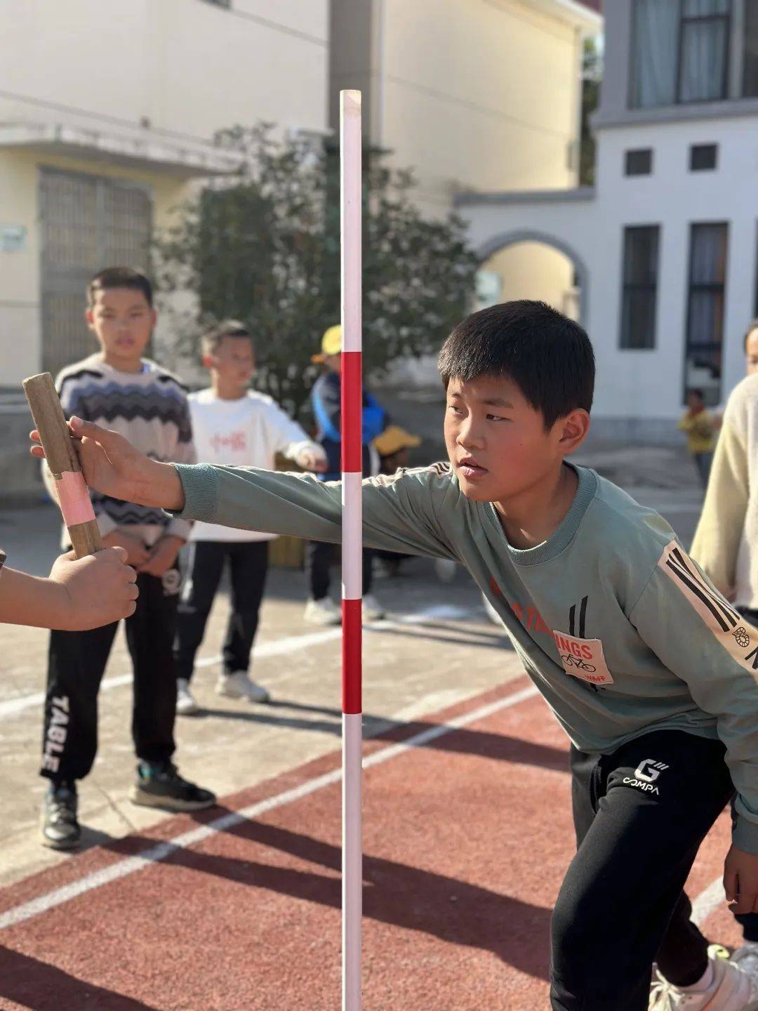 青春飞扬 运动健儿展锋芒——兴国县鼎龙小学2023年冬季运动会